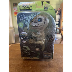 Wowwee Fingerlings Untamed Gloom Bonehead T-Rex Dinosaur Brand New Sealed!